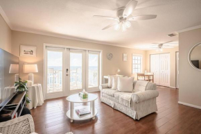 Sunny 1 Br Condo on the Water in St Petersburg, FL